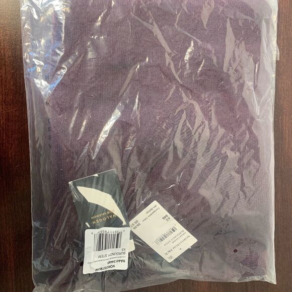 Halogen  pure 100% cashmere V neck sweater size XS, burgundy NWT - Picture 7 of 13